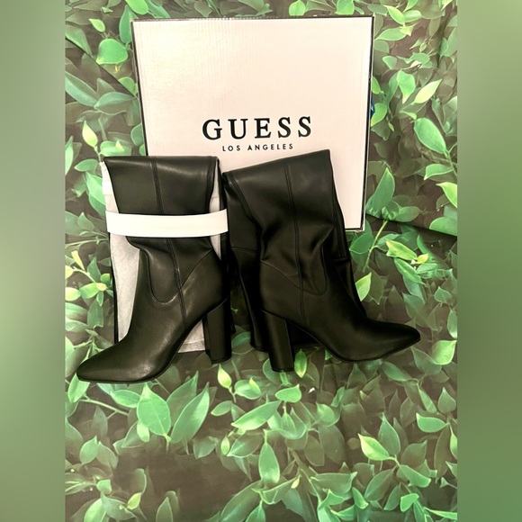 NWOT Guess women’s Mireya Black Boots size 7 - Picture 2 of 9